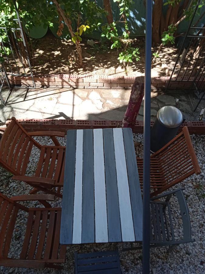 Apartment With Barbecue 1 Km Beach เอเธนส์ ภายนอก รูปภาพ